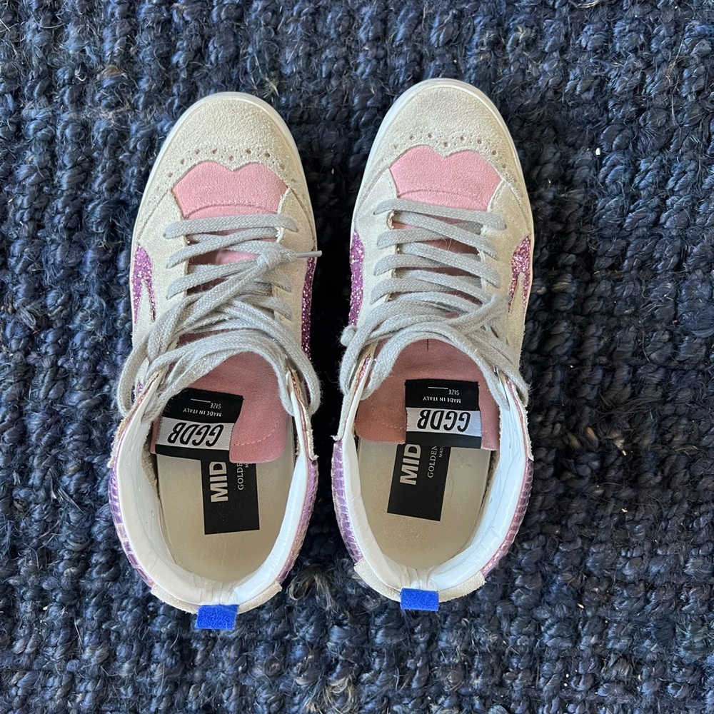 Barely worn Golden Goose sneakers.